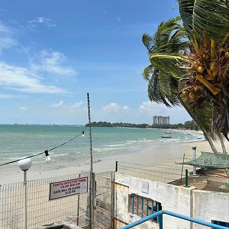 Newly Renovated Comfy Beachfront View At Seri Bulan פורט דיקסון מראה חיצוני תמונה