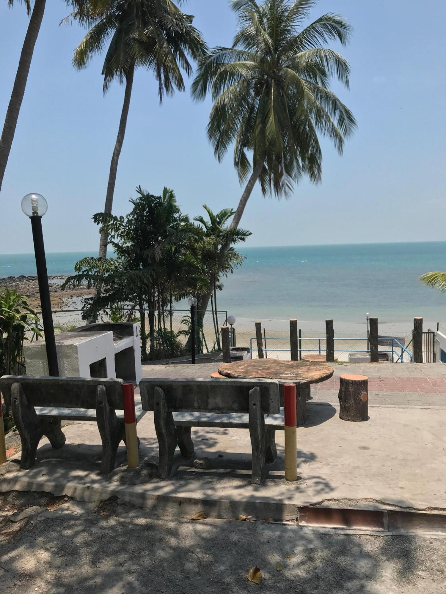 Newly Renovated Comfy Beachfront View At Seri Bulan פורט דיקסון מראה חיצוני תמונה