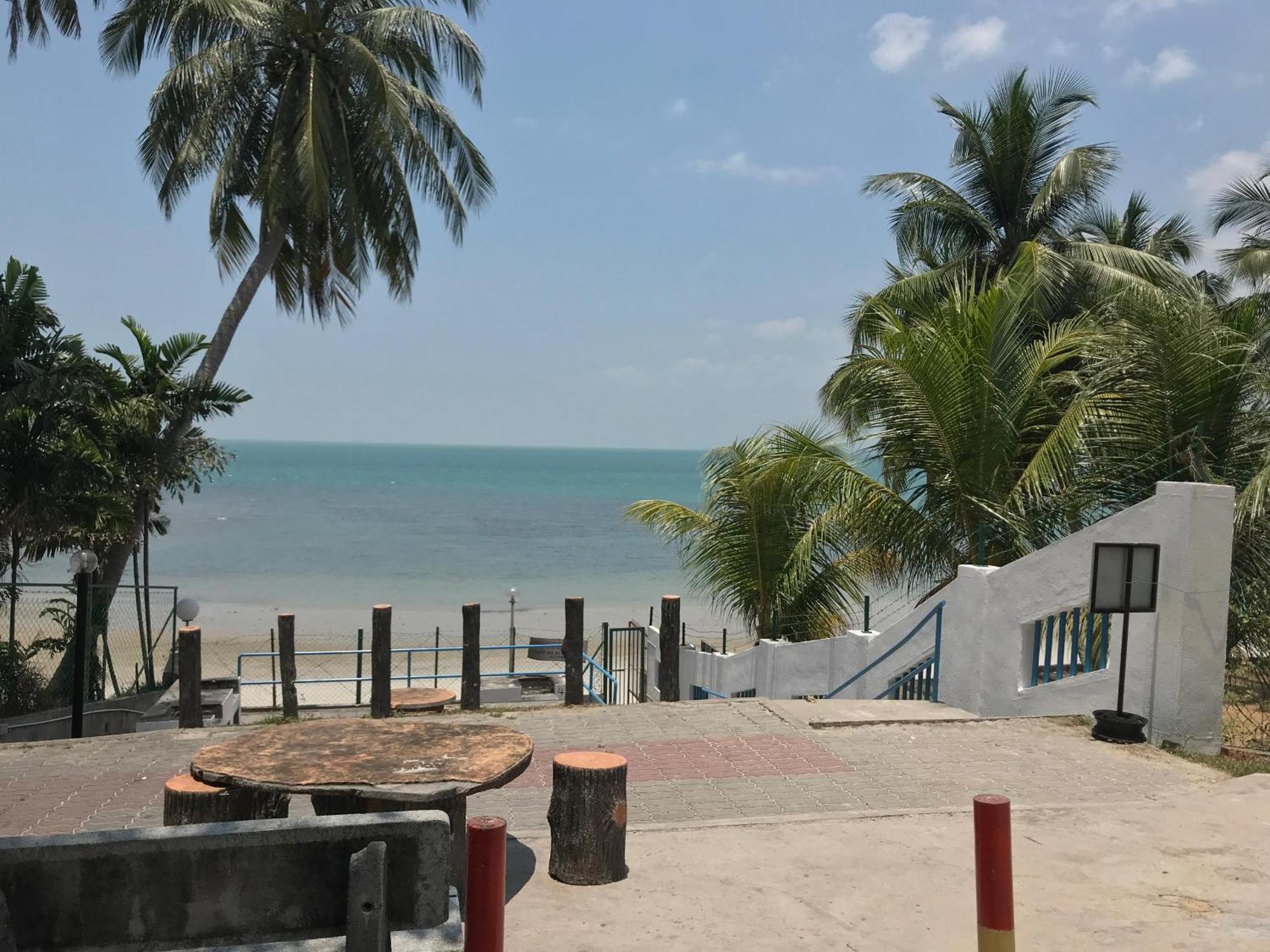 Newly Renovated Comfy Beachfront View At Seri Bulan פורט דיקסון מראה חיצוני תמונה