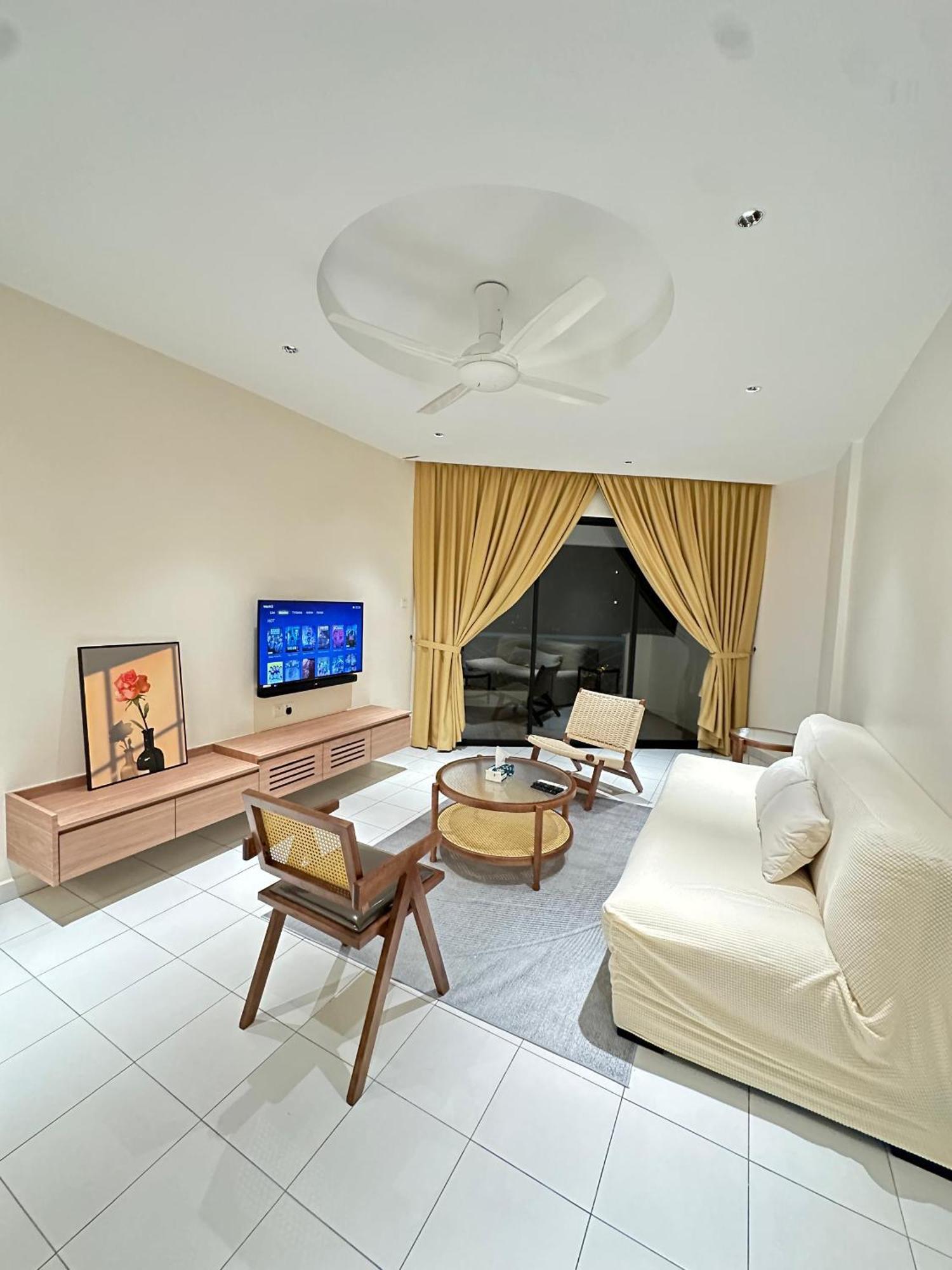 Newly Renovated Comfy Beachfront View At Seri Bulan פורט דיקסון מראה חיצוני תמונה